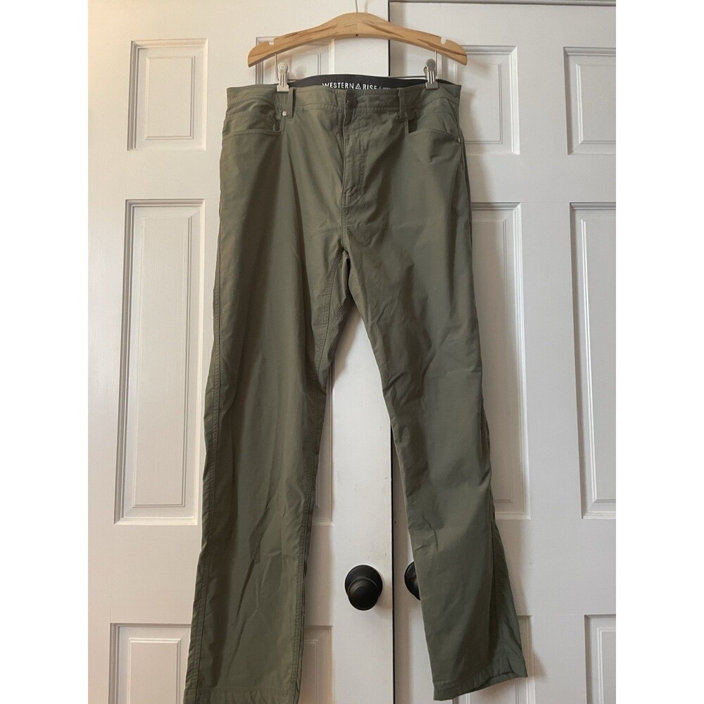 Western Rise Evolution Travel Pants Men's Size 38 Olive Green Stretch Chino Slim